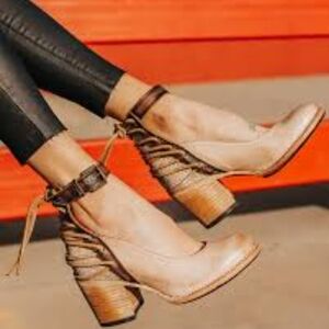Freebird RaeAnne Heels Fits Like a 7